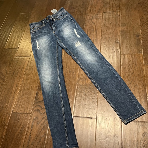 GUESS jean shorts and GUESS jeans - Picture 6 of 11